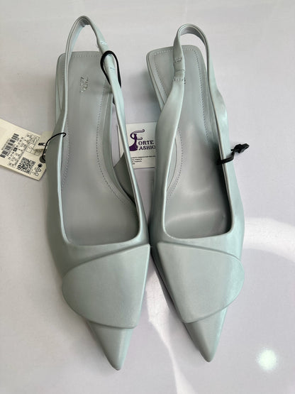 LIGHT BLUE SLINGBACK KITTEN HEELS